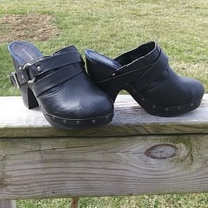 Woman's high heel slip-on